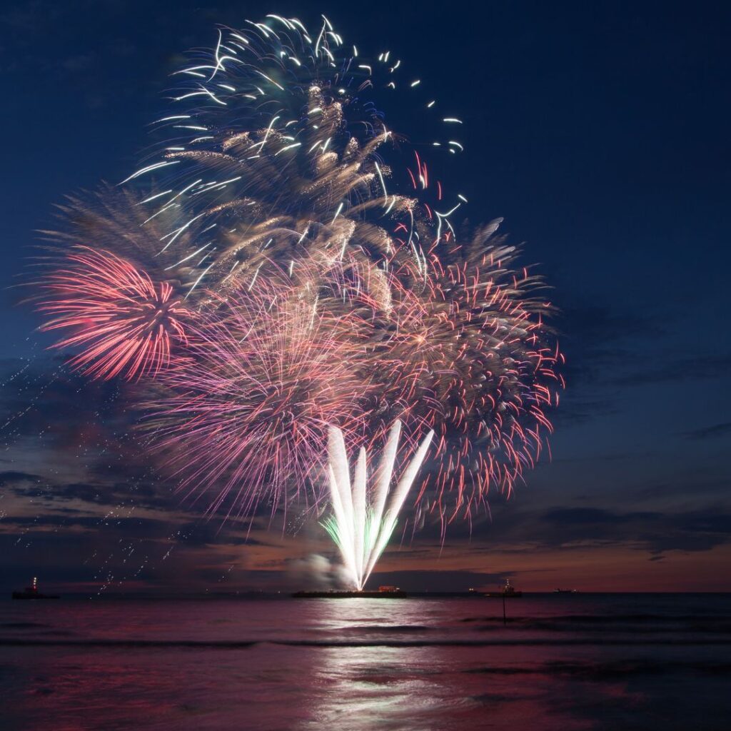Charleston offers the ultimate location for a classic July 4th celebration. Stay cool on the beach or out on the water by day, grill up a backyard feast in the early evening, and then head out to experience one of the spectacular fireworks shows throughout the region.